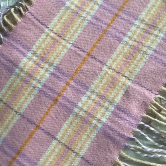 V FRAAS PASTEL PINKS CHECKERED LONG FRINGED SIDES SCARF - Picture 9 of 10